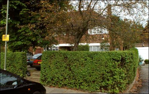 06 Carlyle Close